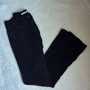 Women’s Levi’s Black Jeans (Straight leg)